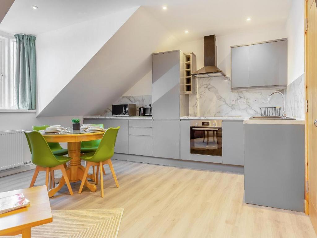 Apartment Fraser